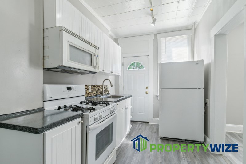 Beautiful 3BR and a Den Home in Great Neighborhood! property image