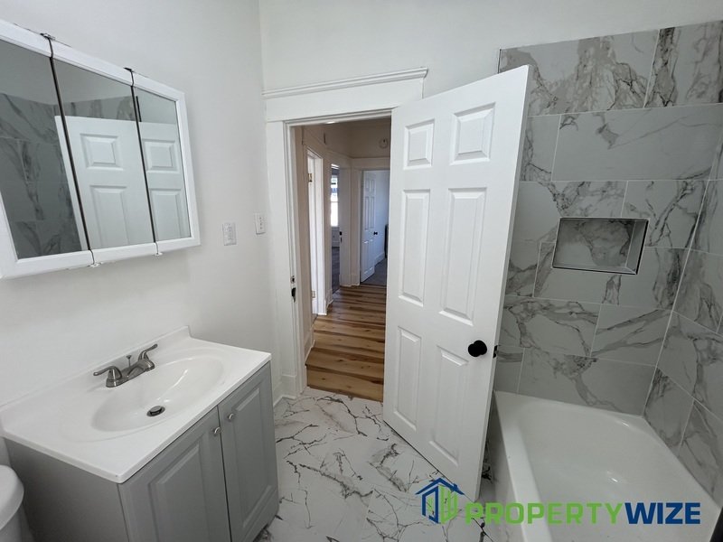 Charming home with a comfortable and functional layout in West Baltimore property image